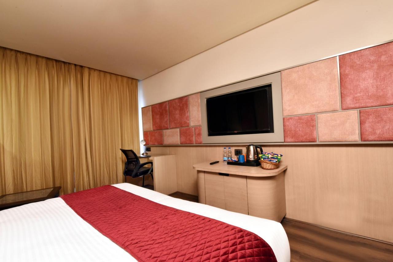 The Pribson Hotel Amritsar Exterior photo